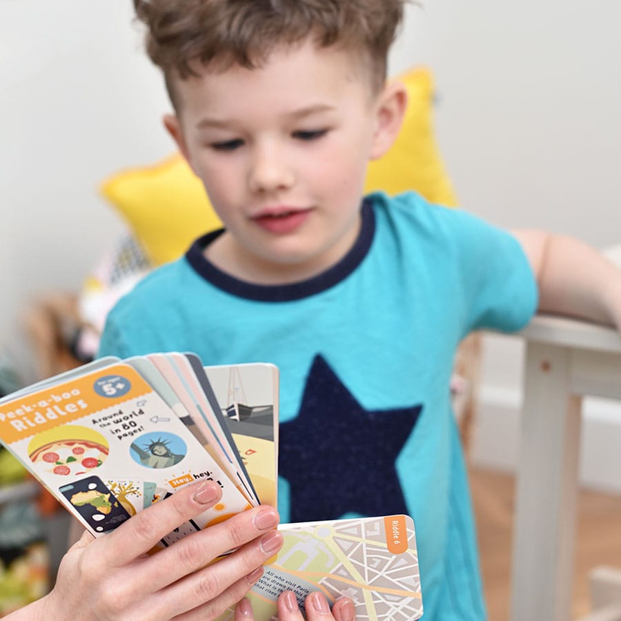 Devinettes Cache-Cache (5 ans +) - Banana Panda  Banana Panda Devinettes Cache-Cache (5 ans +) - Banana Panda myplayground