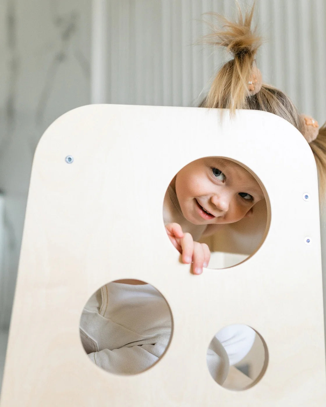 BusyKids - Tour Ajustable d'Apprentissage 3-en-1 - Bois Brut (non verni) - 18 à 24 mois  BusyKids BusyKids - Tour Ajustable d'Apprentissage 3-en-1 - Bois Brut (non verni) - 18 à 24 mois myplayground