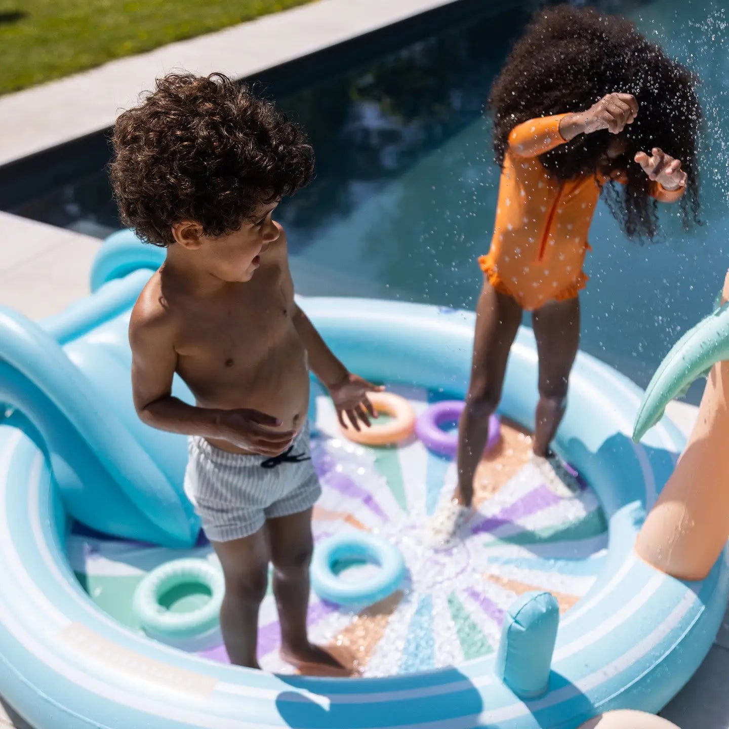 Swim Essentials | Vagues Éclatantes Piscine de Jeu Multicolore Jouet de bain Swim Essentials Swim Essentials | Vagues Éclatantes Piscine de Jeu Multicolore myplayground