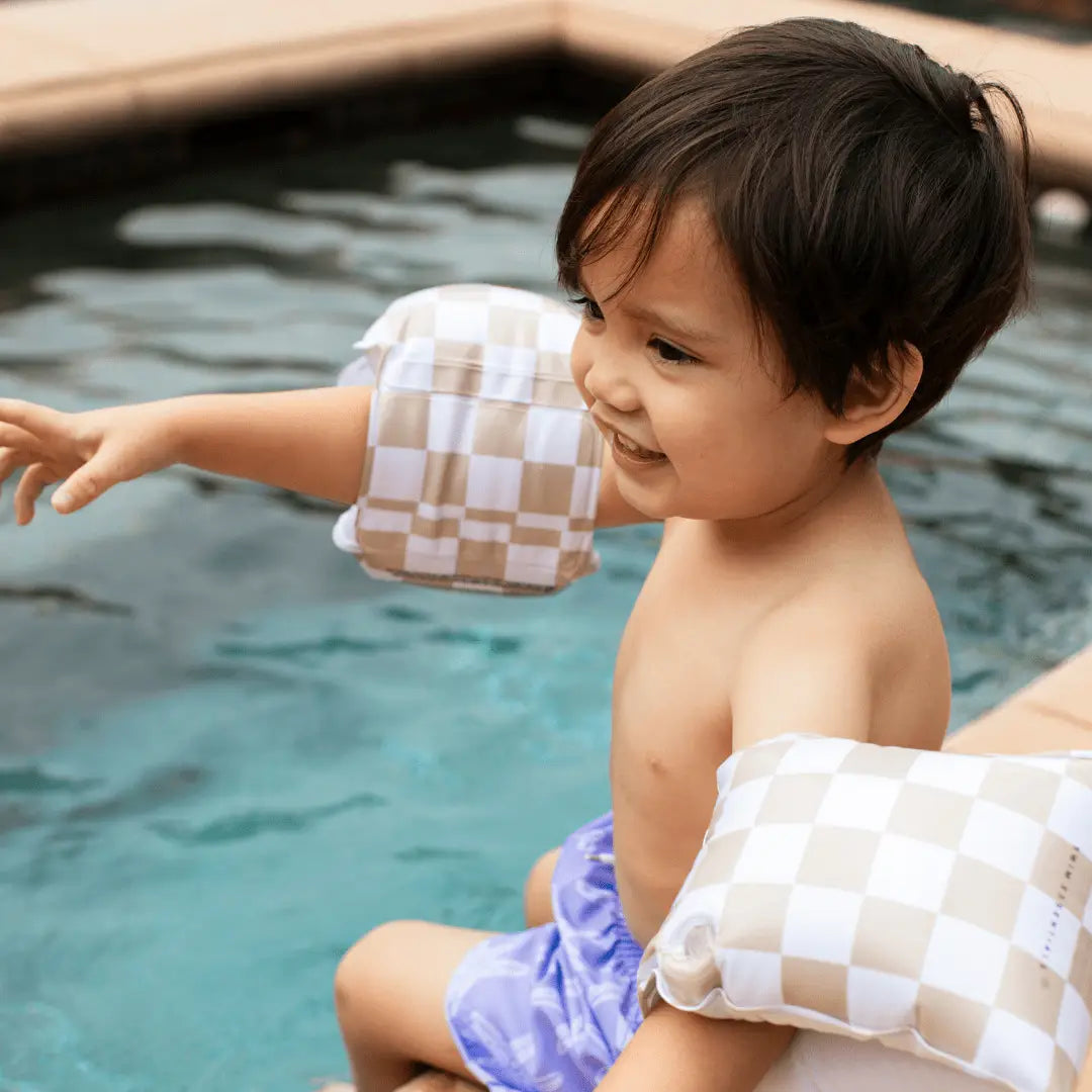 Brassard échec beige ( 2 à 6 ans ) - Swim Essentials Jouet de bain Swim Essentials Brassard échec beige ( 2 à 6 ans ) - Swim Essentials myplayground