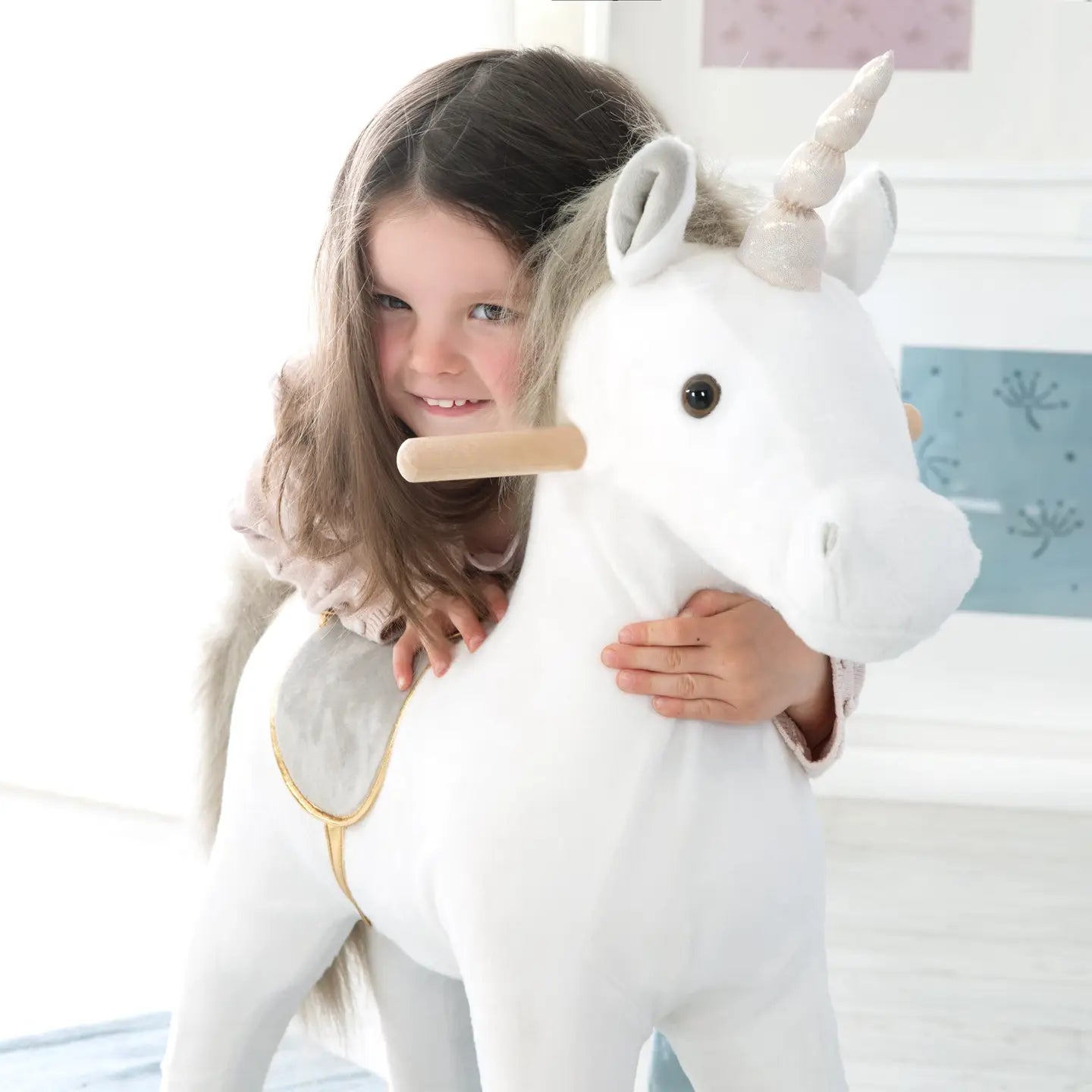 ROBA | Selle à bascule en forme de licorne, rembourrée, grise. De 2 à 6 ans.  ROBA ROBA | Selle à bascule en forme de licorne, rembourrée, grise. De 2 à 6 ans. myplayground