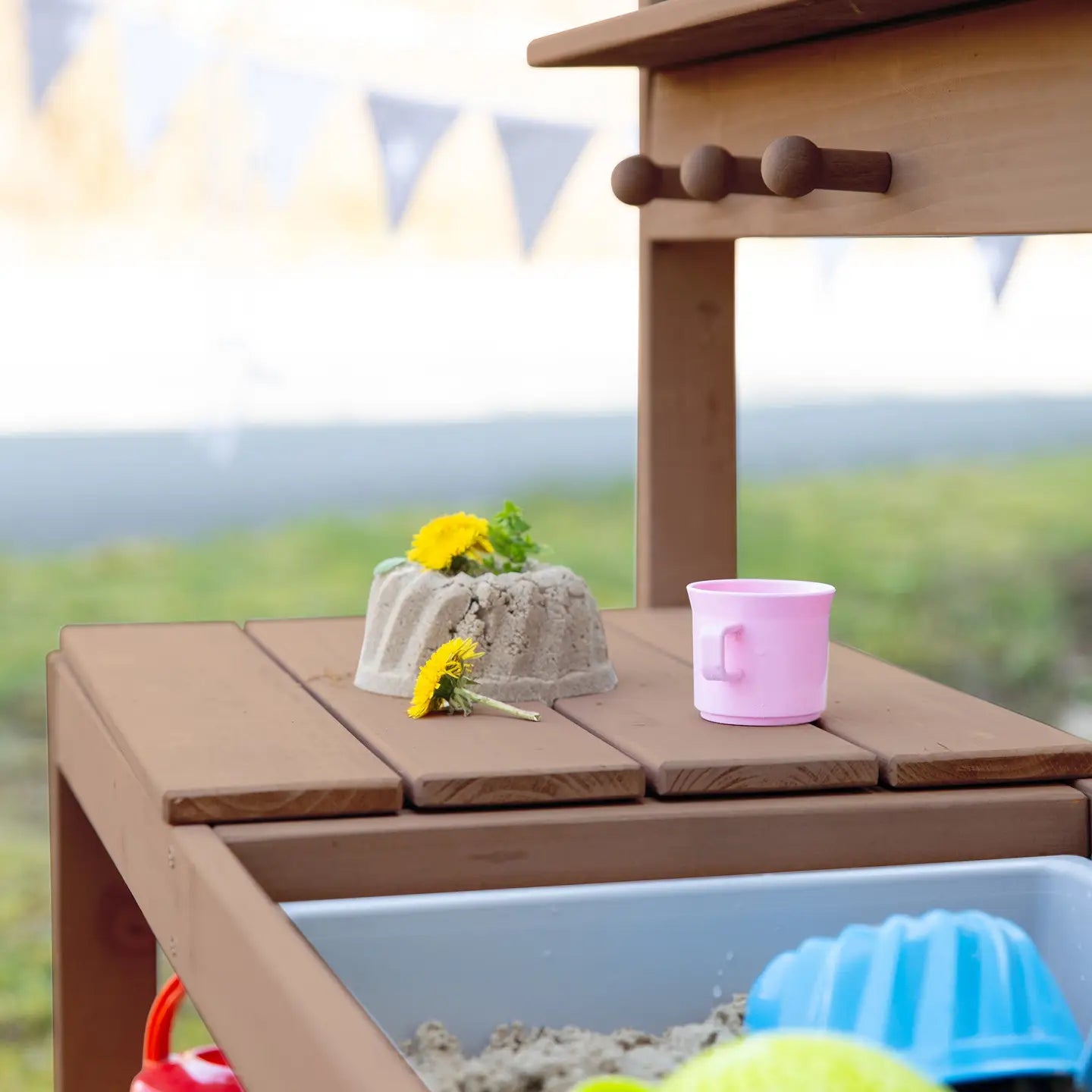 ROBA | Cuisine extérieure en terre battue, avec couvercle amovible. De 18 mois à 8 ans.  ROBA  myplayground