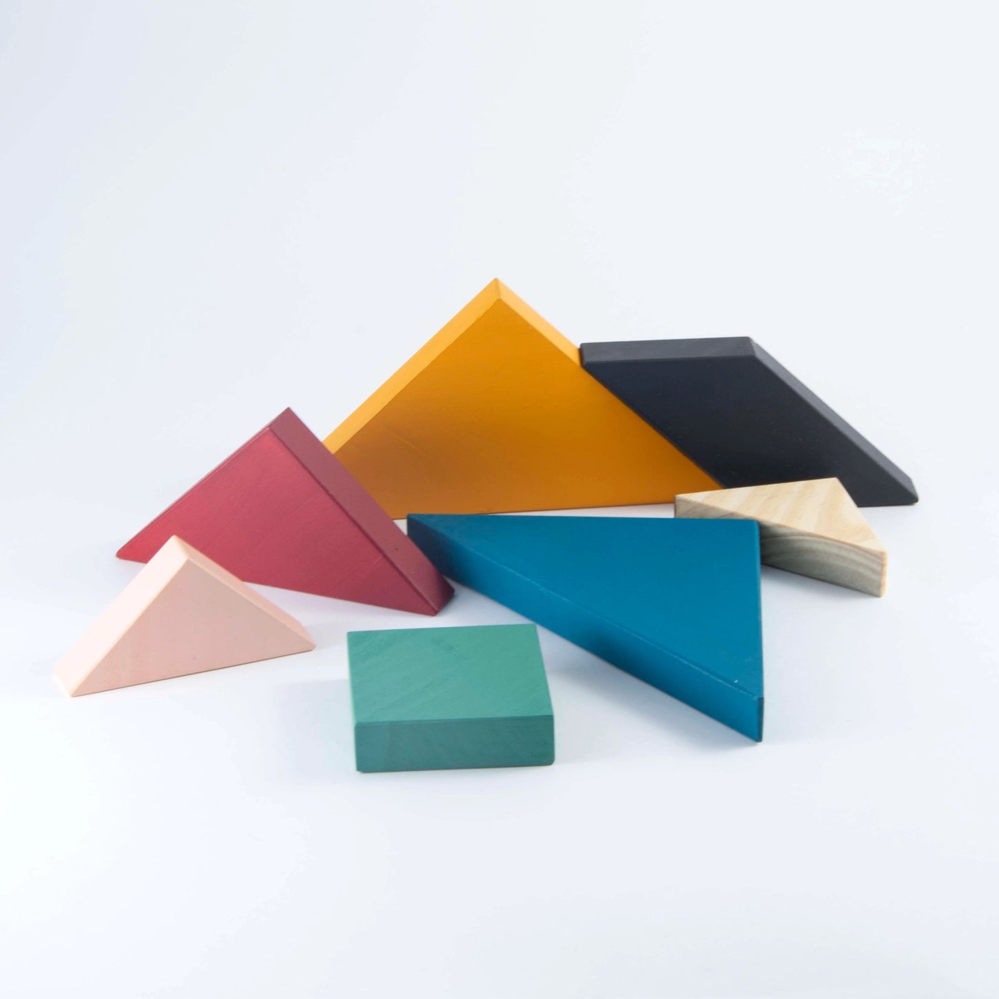 Me&Mine | Tangram Earth - Jouet pour enfants  Me&Mine Me&Mine | Tangram Earth - Jouet pour enfants myplayground