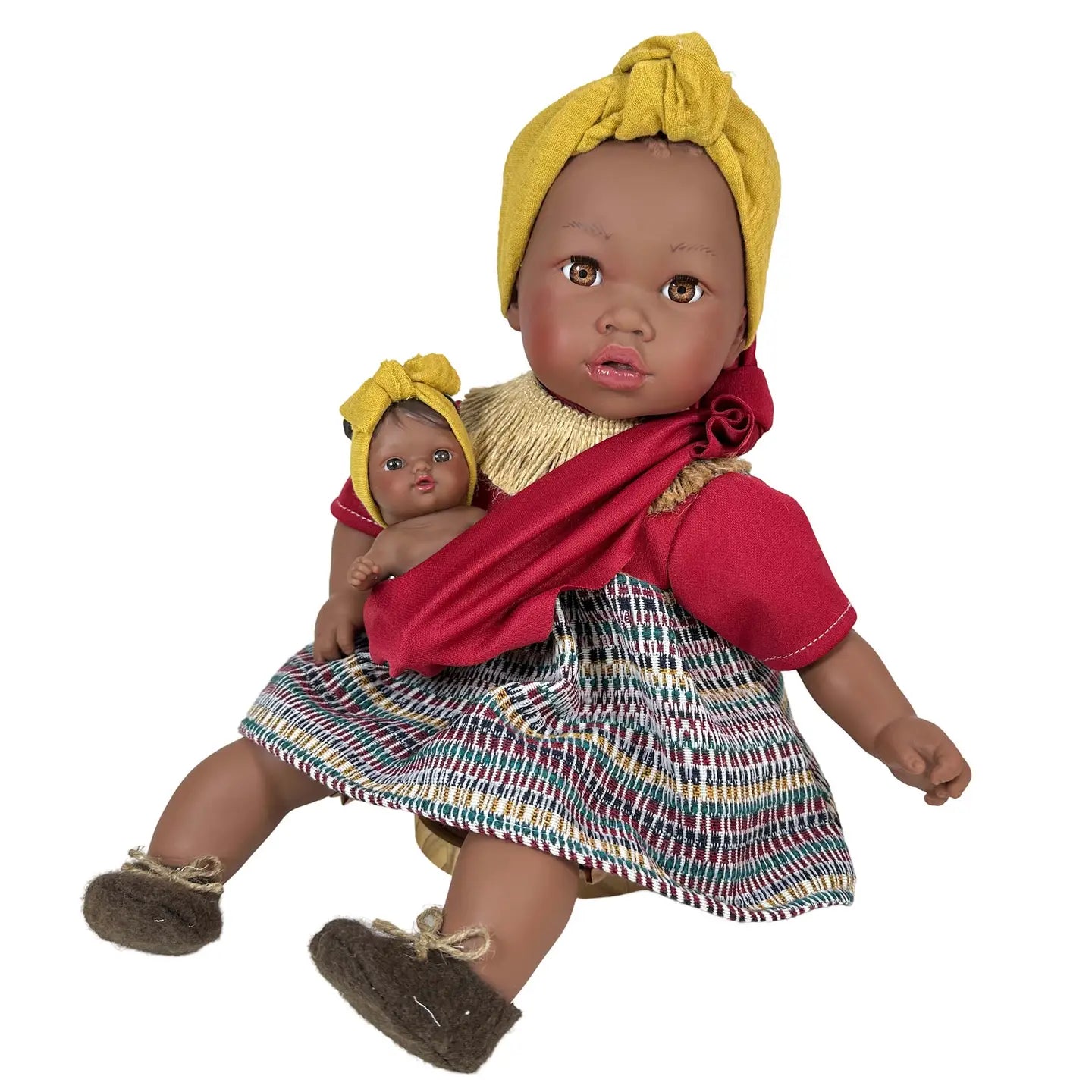 Poupée Alika avec bébé Burgundy  Nines Artesanals d'Onil Poupée Alika avec bébé Burgundy myplayground