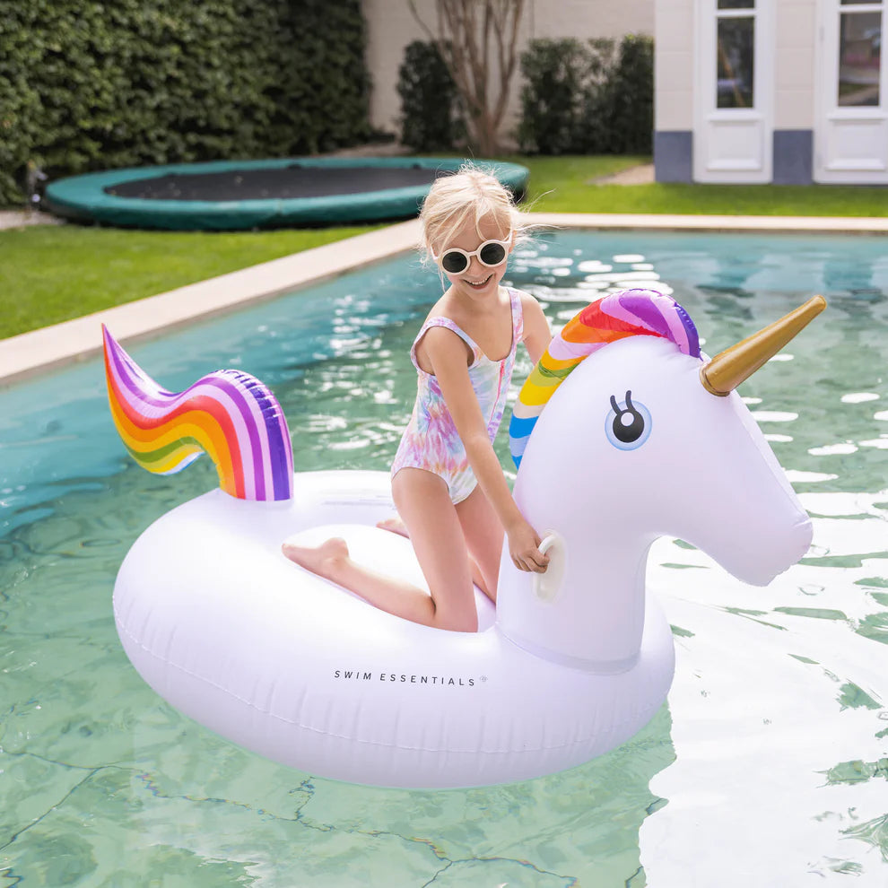 Licorne blanche gonflable XXL - Swim Essentials  Swim Essentials Licorne blanche gonflable XXL - Swim Essentials myplayground