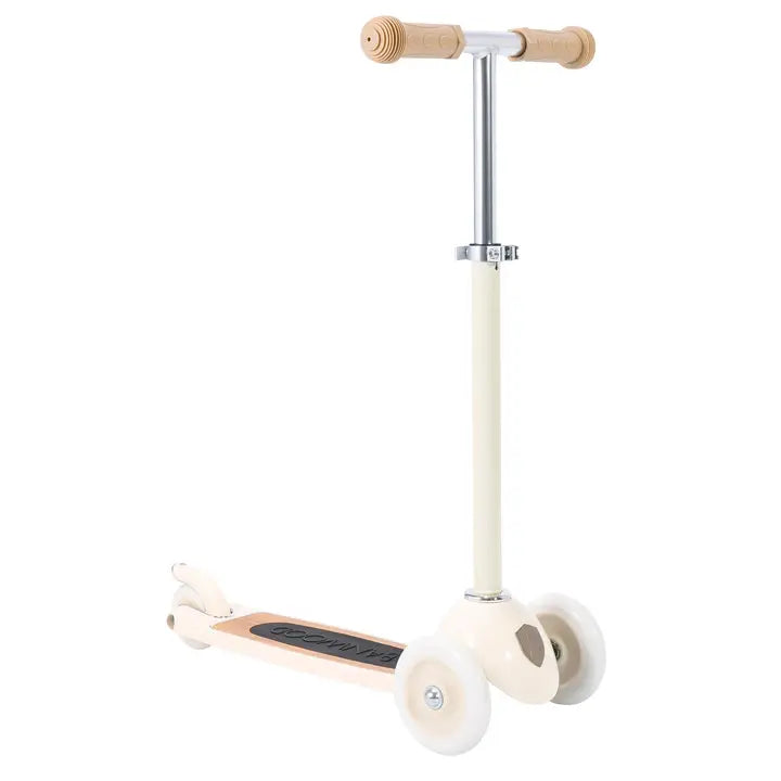 trottinette enfant - 2 à 5 ans - 3 roues - crème - jeu de motricité - banwood  Banwood trottinette enfant - 2 à 5 ans - 3 roues - crème - jeu de motricité - banwood myplayground