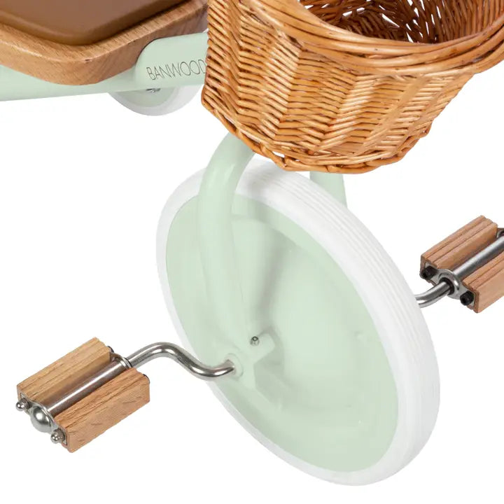 Banwood Tricycle - Vert menthe - Jeu de motricité enfant ( 2 à 6 ans )  Banwood Banwood Tricycle - Vert menthe - Jeu de motricité enfant ( 2 à 6 ans ) myplayground