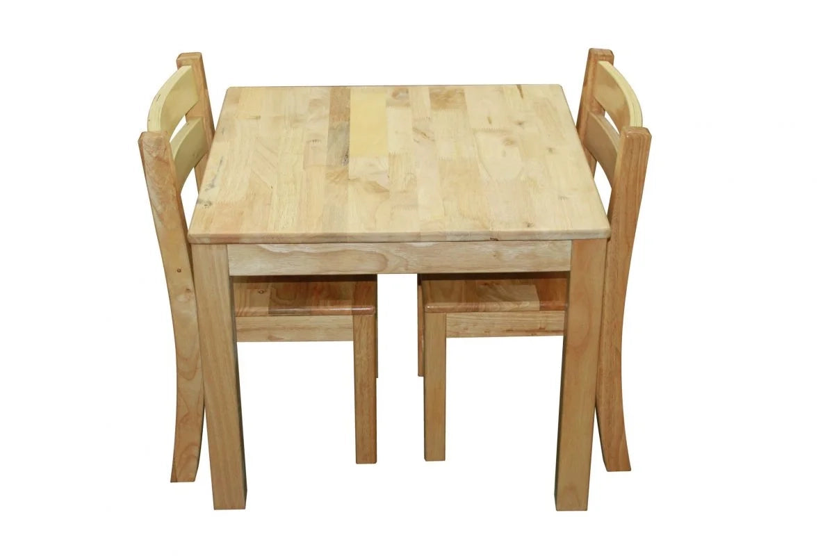 Table en bois massif avec 2 chaises standard  QToys USA Table en bois massif avec 2 chaises standard myplayground
