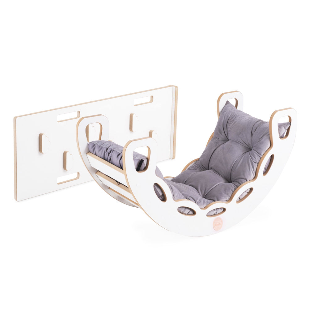 Bascule 4-en-1 avec mur d'escalade/toboggan et coussin en velours gris - Bois blanc - PLUSH NEST  Misioo Bascule 4-en-1 avec Toboggan & Coussin Gris - PLUSH NEST myplayground