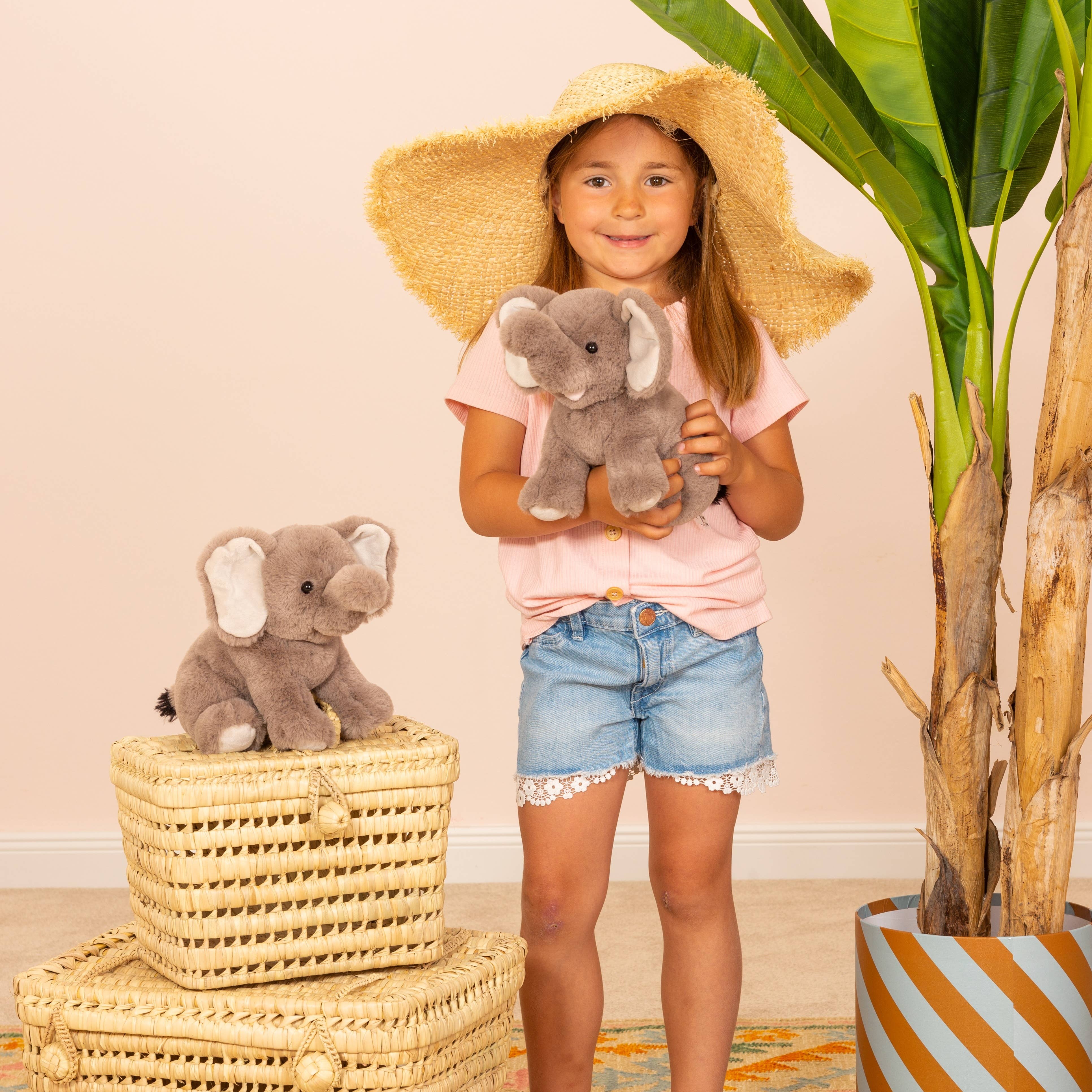 Éléphant assis 25 cm - peluche - peluche  Teddy Hermann  myplayground