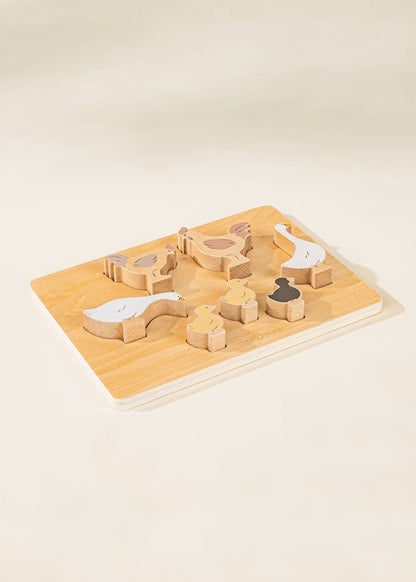 Ensemble de 6 animaux de basse-cour sur une assiette en bois