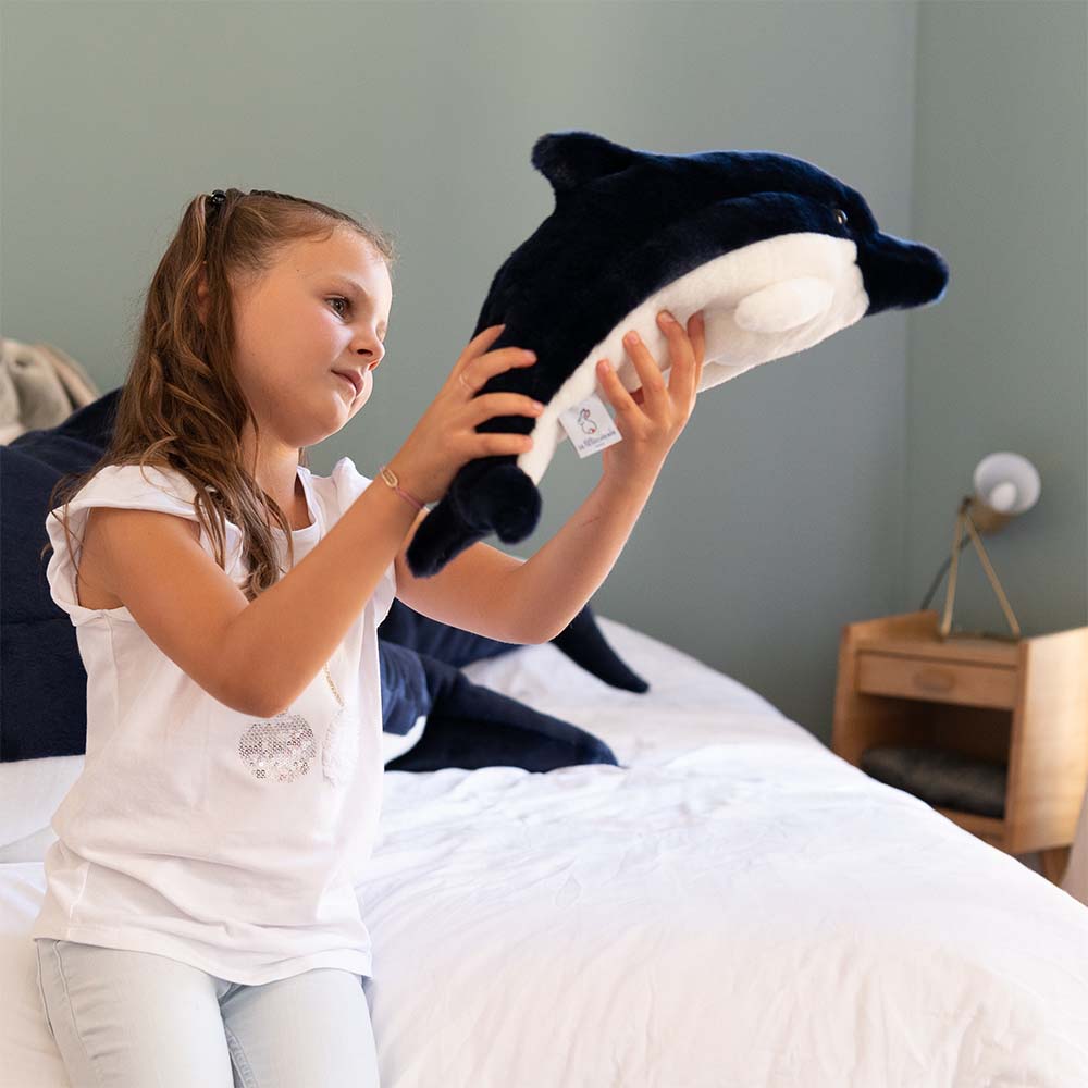 Ma peluche Dauphin Auguste - La Pelucherie  LA PELUCHERIE Ma peluche Dauphin Auguste - La Pelucherie myplayground