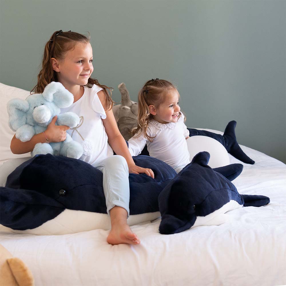 Ma peluche Dauphin Auguste - La Pelucherie  LA PELUCHERIE Ma peluche Dauphin Auguste - La Pelucherie myplayground