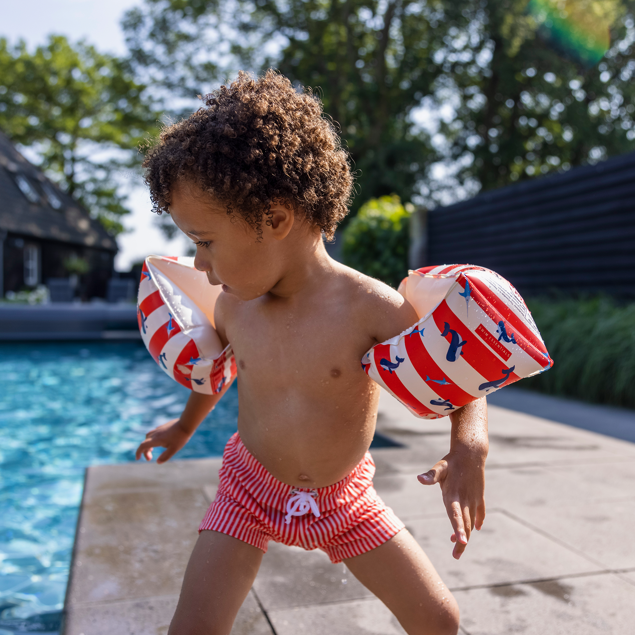 Brassards de Natation à imprimé Baleine ( 2 à 6 ans ) - Swim Essentials  Swim Essentials Brassards de Natation à imprimé Baleine ( 2 à 6 ans ) - Swim Essentials myplayground