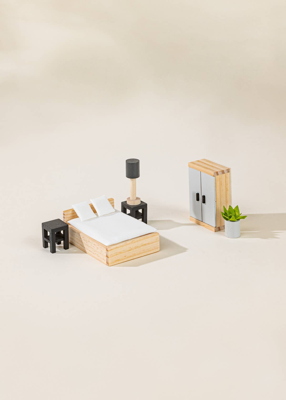 Maison de poupée en bois, meubles et accessoires pour la chambre principale (9)  Coco Village Maison de poupée en bois, meubles et accessoires pour la chambre principale (9) myplayground