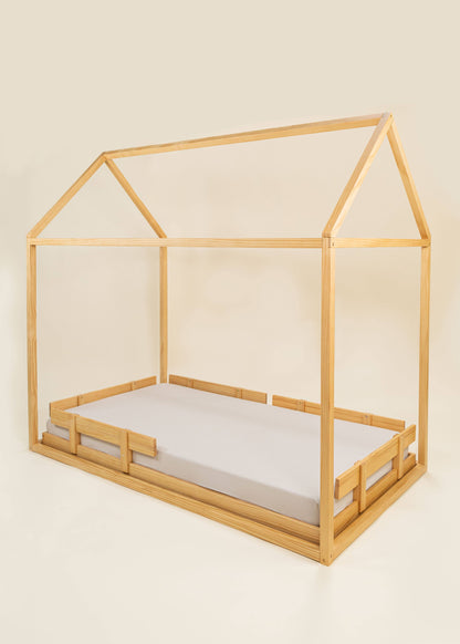 Structure de la maison en bois naturel
