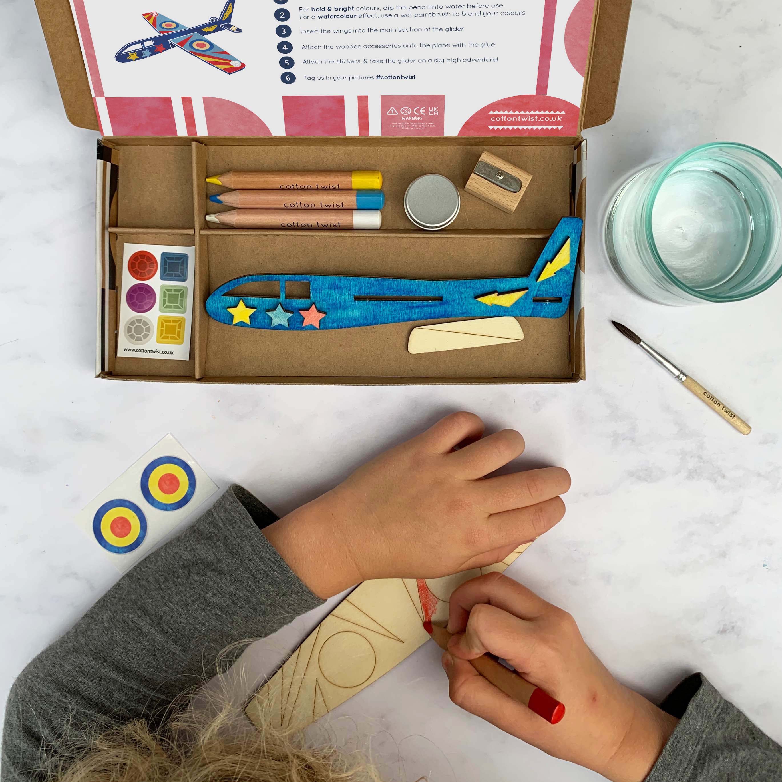 Boîte à activités Plane Craft Kit  Cotton Twist Boîte à activités Plane Craft Kit myplayground