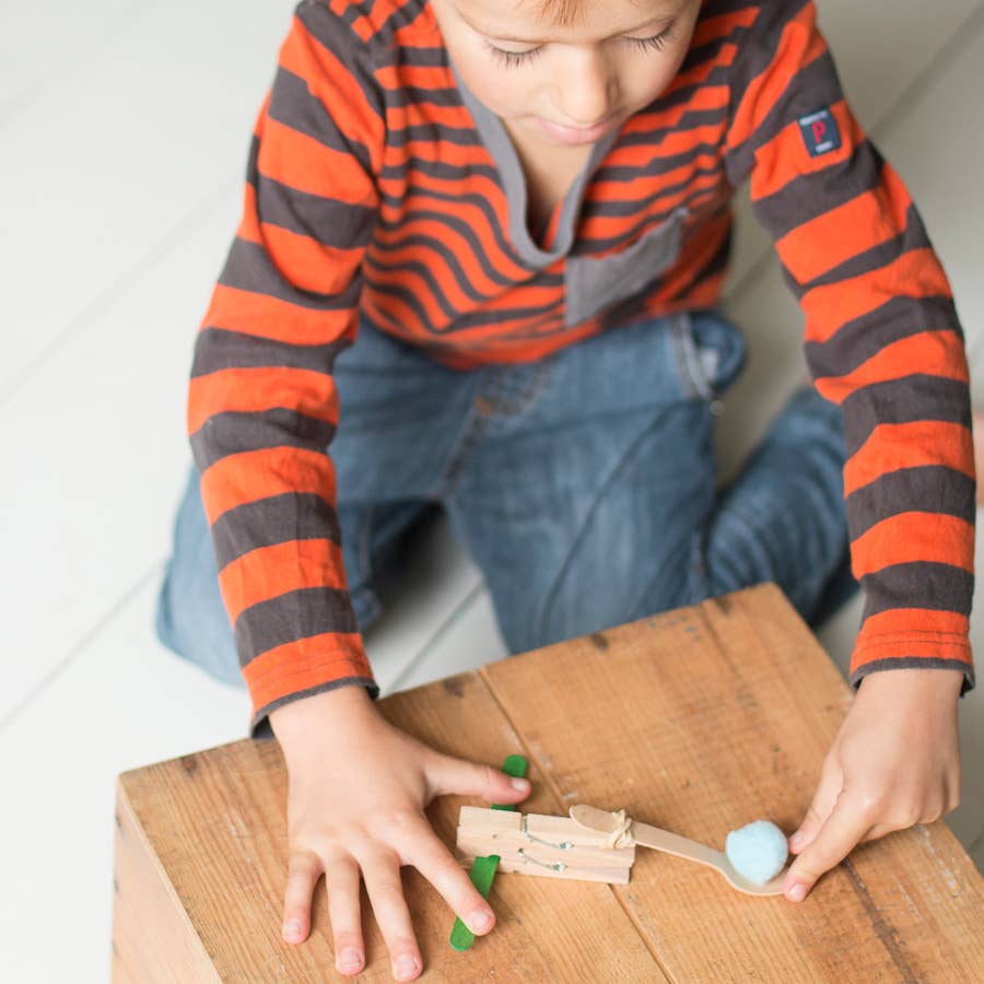 Faites votre propre catapulte pirate  Cotton Twist Faites votre propre catapulte pirate myplayground
