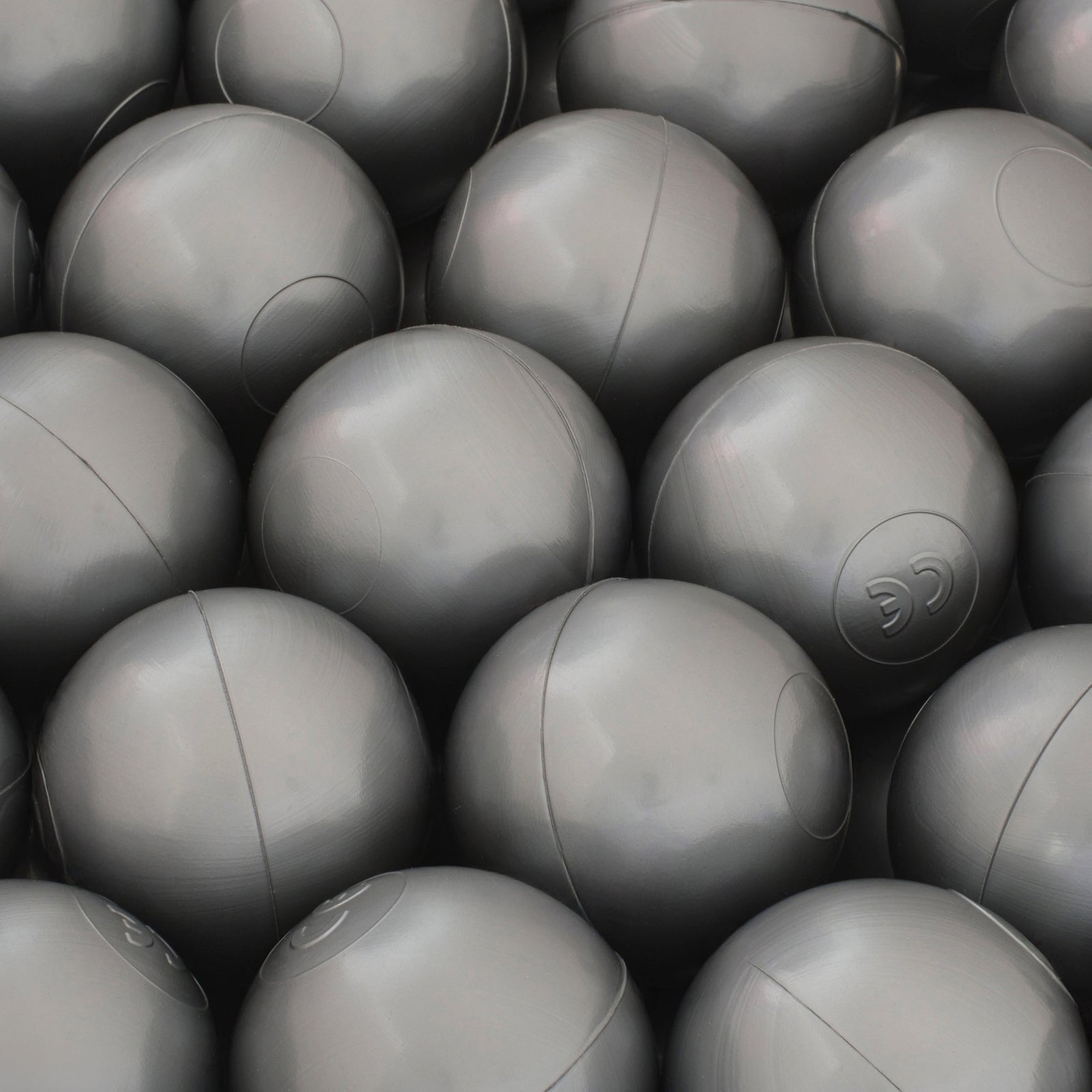Piscine à balles - ronde 90x30 cm, gris clair, velours côtelé (+ 200 boules  perle, bleu clair, argent) -Plush Nest- Misioo  Misioo  myplayground