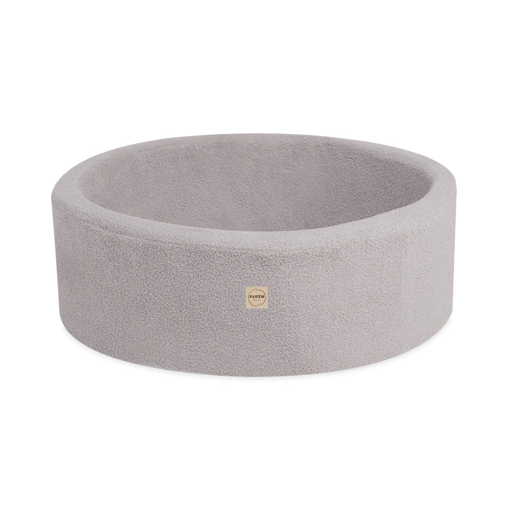 PLUSH NEST - Misioo - Piscine à balles, ronde, 90x30 cm, agneau gris  Misioo PLUSH NEST - Misioo - Piscine à balles, ronde, 90x30 cm, agneau gris myplayground