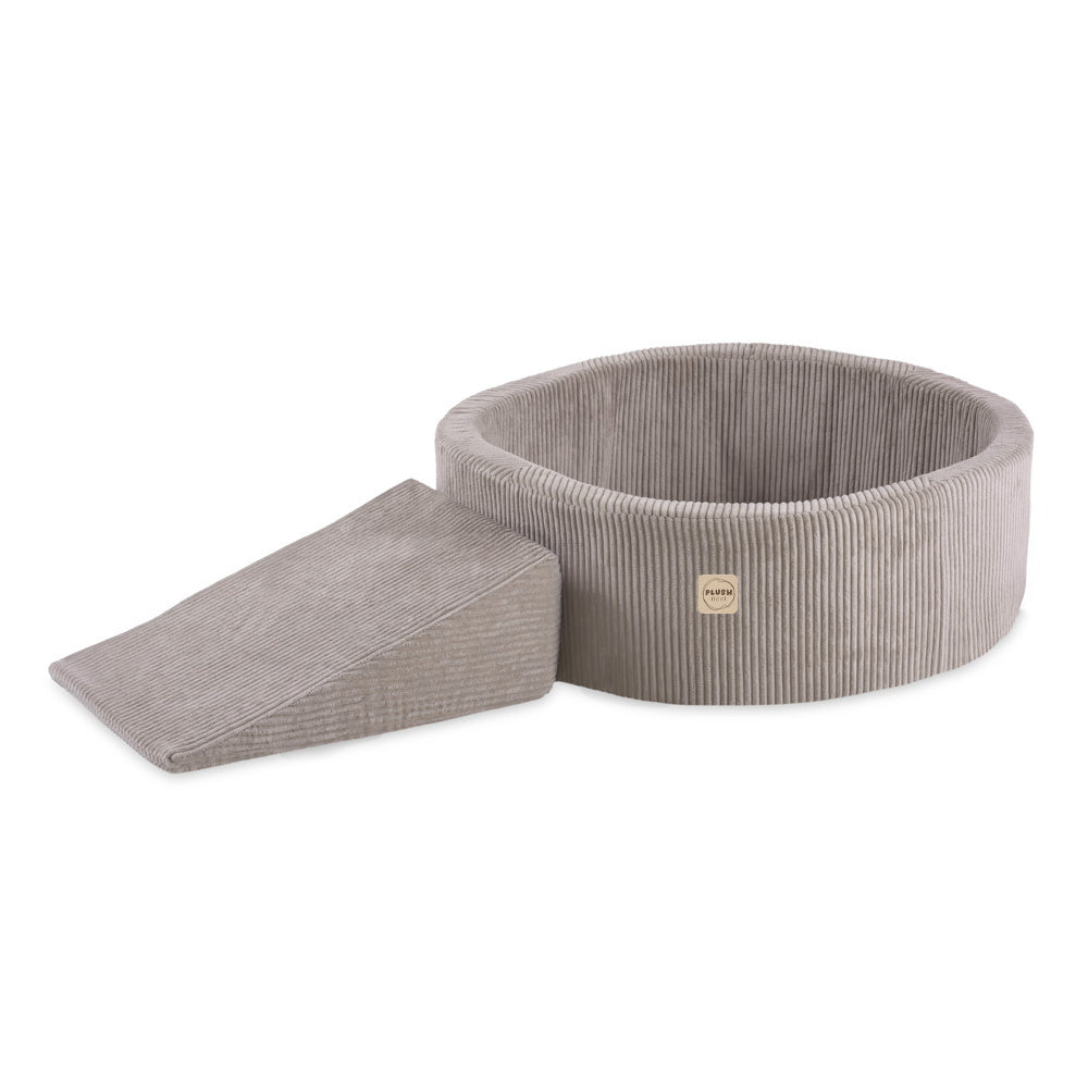 Terrain de jeu Dry pool 90x30 + triangle (+200 balles : perle, or, jaune) - Velours côtelé beige premium - PLUSH NEST  Misioo Terrain de jeu Dry pool 90x30 + triangle (+200 balles : perle, or, jaune) - Velours côtelé beige premium - PLUSH NEST myplayground