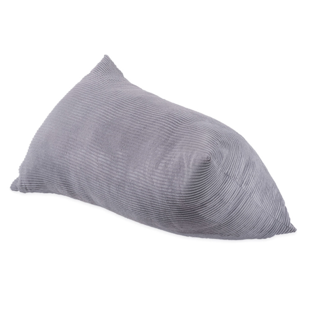 pouf Relax in Great Style signé Plush Nest. Ce pouf XXL en velours côtelé gris mesure 120x80 cm