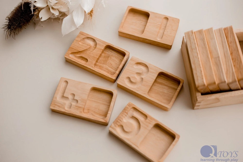 Plateaux pour écrire et compter  QToys USA Plateaux pour écrire et compter myplayground