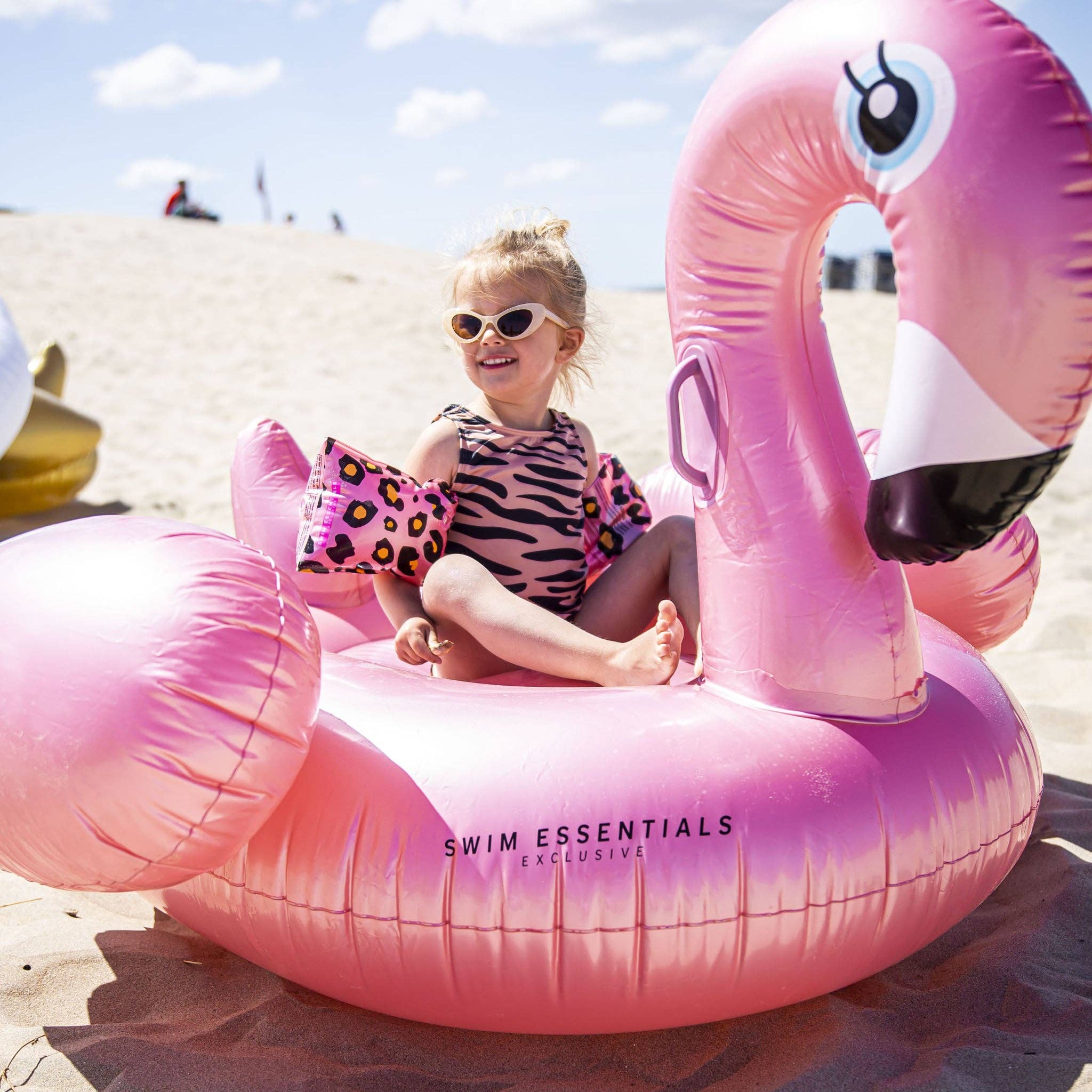 Flamant Rose gold gonflanle XXL - Swim Essentials  Swim Essentials Flamant Rose gold gonflanle XXL - Swim Essentials myplayground