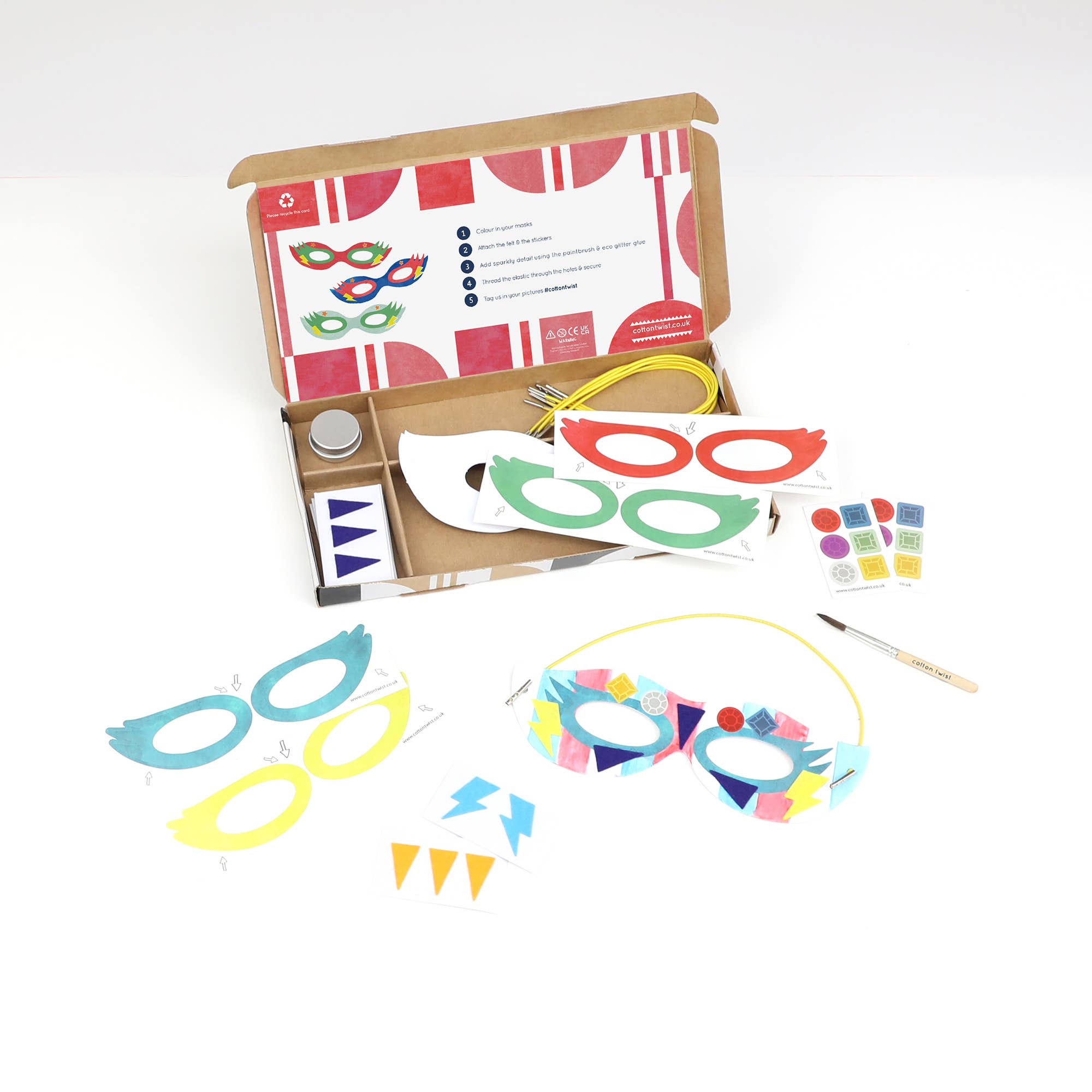 Kit d'activités artisanales pour masques de super-héros  Cotton Twist Kit d'activités artisanales pour masques de super-héros myplayground