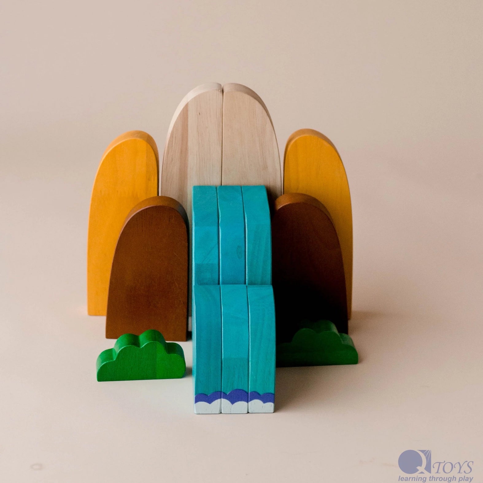 Set de jeu 3 D Waterfall  QToys USA Set de jeu 3 D Waterfall myplayground