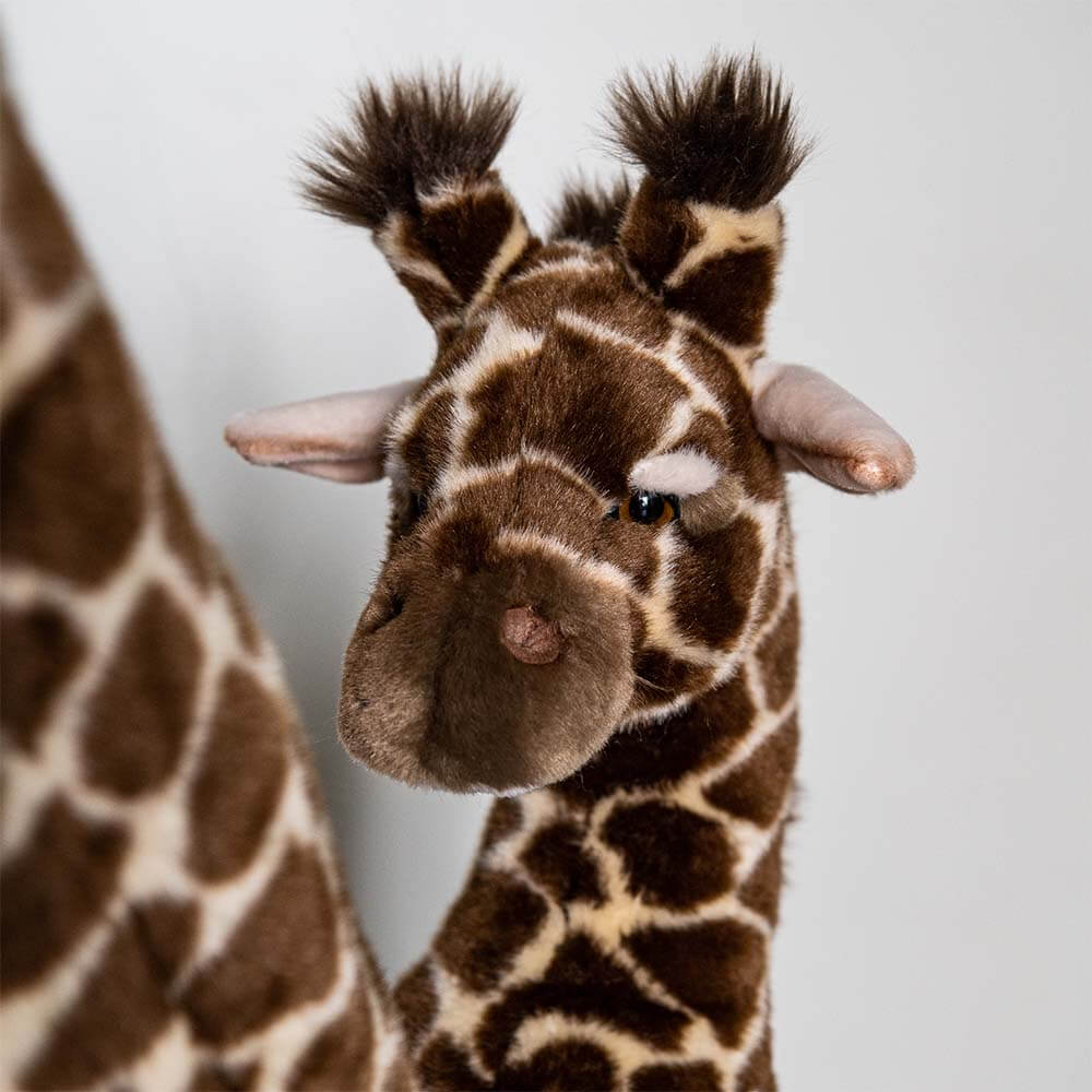 Ma peluche Girafe Zoé - La Pelucherie  LA PELUCHERIE Ma peluche Girafe Zoé - La Pelucherie myplayground
