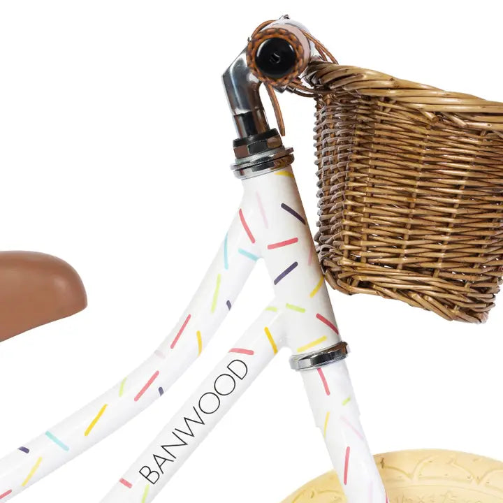 Draisienne pour enfants Banwood - Allegra blanc - Jeu de motricité enfant ( 3 à 5 ans )  Banwood Draisienne pour enfants Banwood - Allegra blanc - Jeu de motricité enfant ( 3 à 5 ans ) myplayground