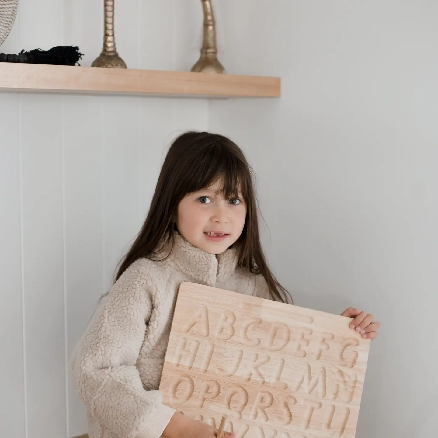 Tableau de suivi des lettres majuscules  QToys USA Tableau de suivi des lettres majuscules myplayground