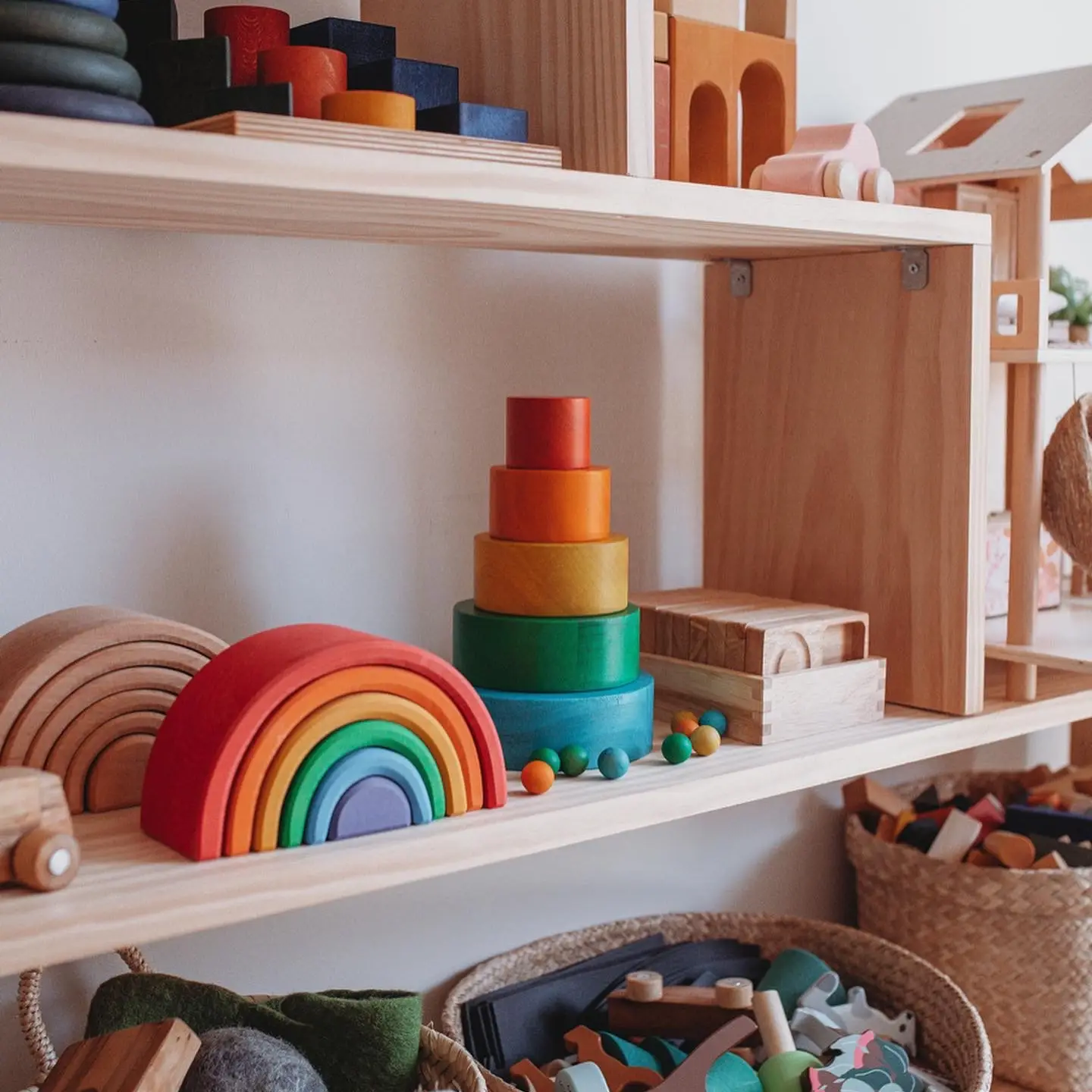 Bols empilables de couleur naturelle - Qtoys jeux éducatifs QToys USA Bols empilables de couleur naturelle - Qtoys myplayground
