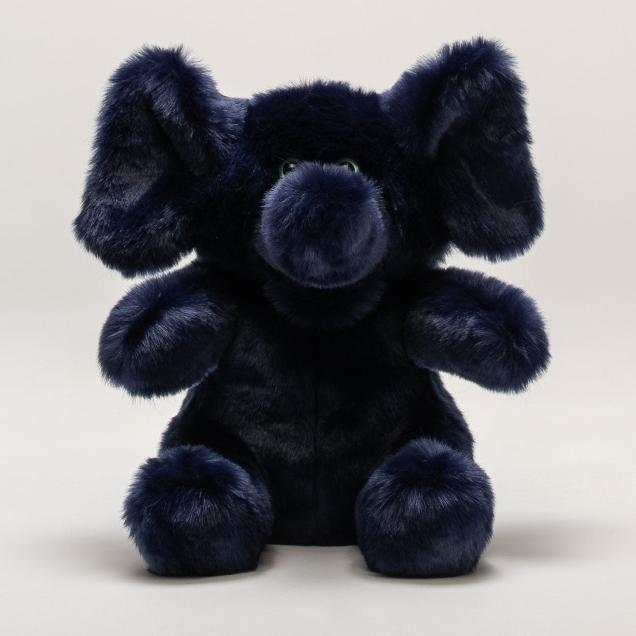 Ma peluche Éléphant Victor - La Pelucherie  La Pelucherie Ma peluche Éléphant Victor - La Pelucherie myplayground