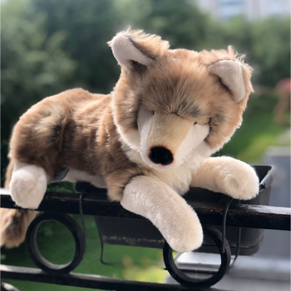 Ma peluche Loup Gaspard - La Pelucherie  LA PELUCHERIE Ma peluche Loup Gaspard - La Pelucherie myplayground