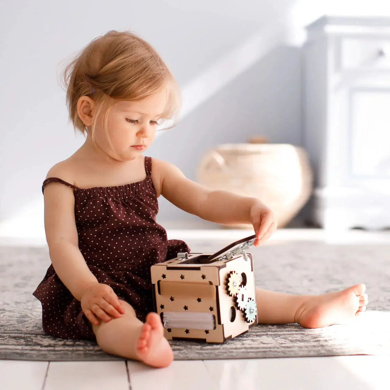 Cube d'activités - Bois Natura, 12 mois - BusyKids by BusyKids