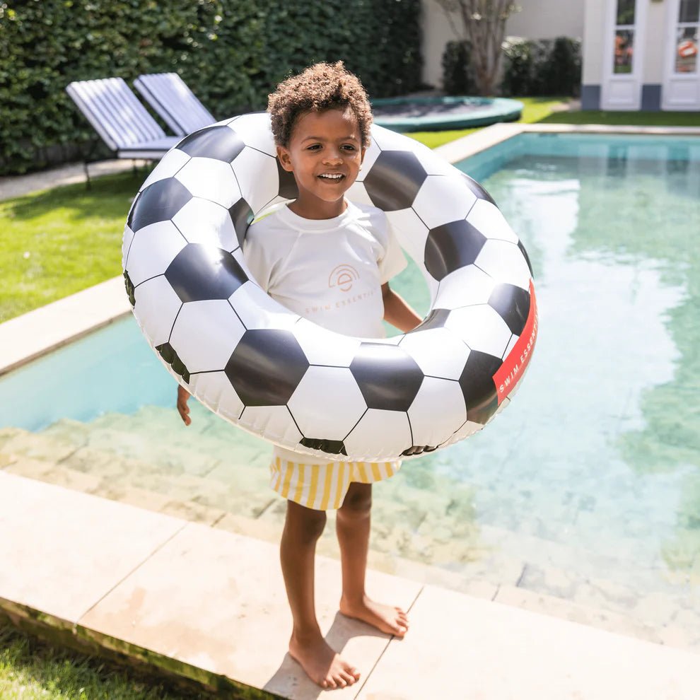 Bouée Ballon de Football - 90cm, gonflable - Swim Essentials - myplayground
