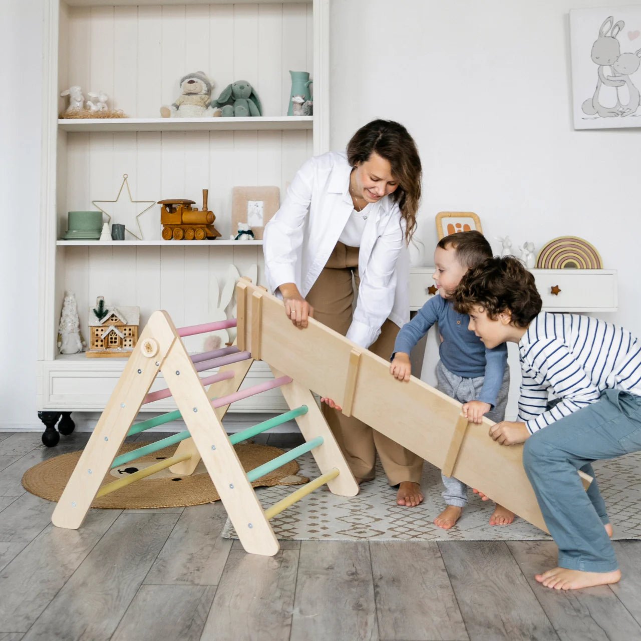 Ensemble triangle pikler et planche à double face - pastel, bois natura, 12 à 18 mois - BusyKids - myplayground