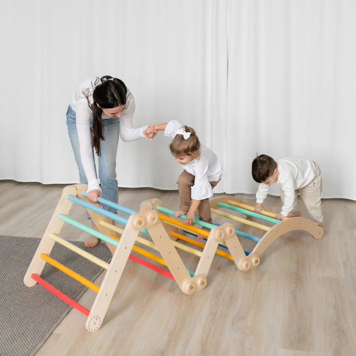 Ensemble d’escalade inclinable (set xl avec rocker + planche) - arc - en - ciel, bois brut (non verni), 18 à 24 mois - BusyKids - myplayground