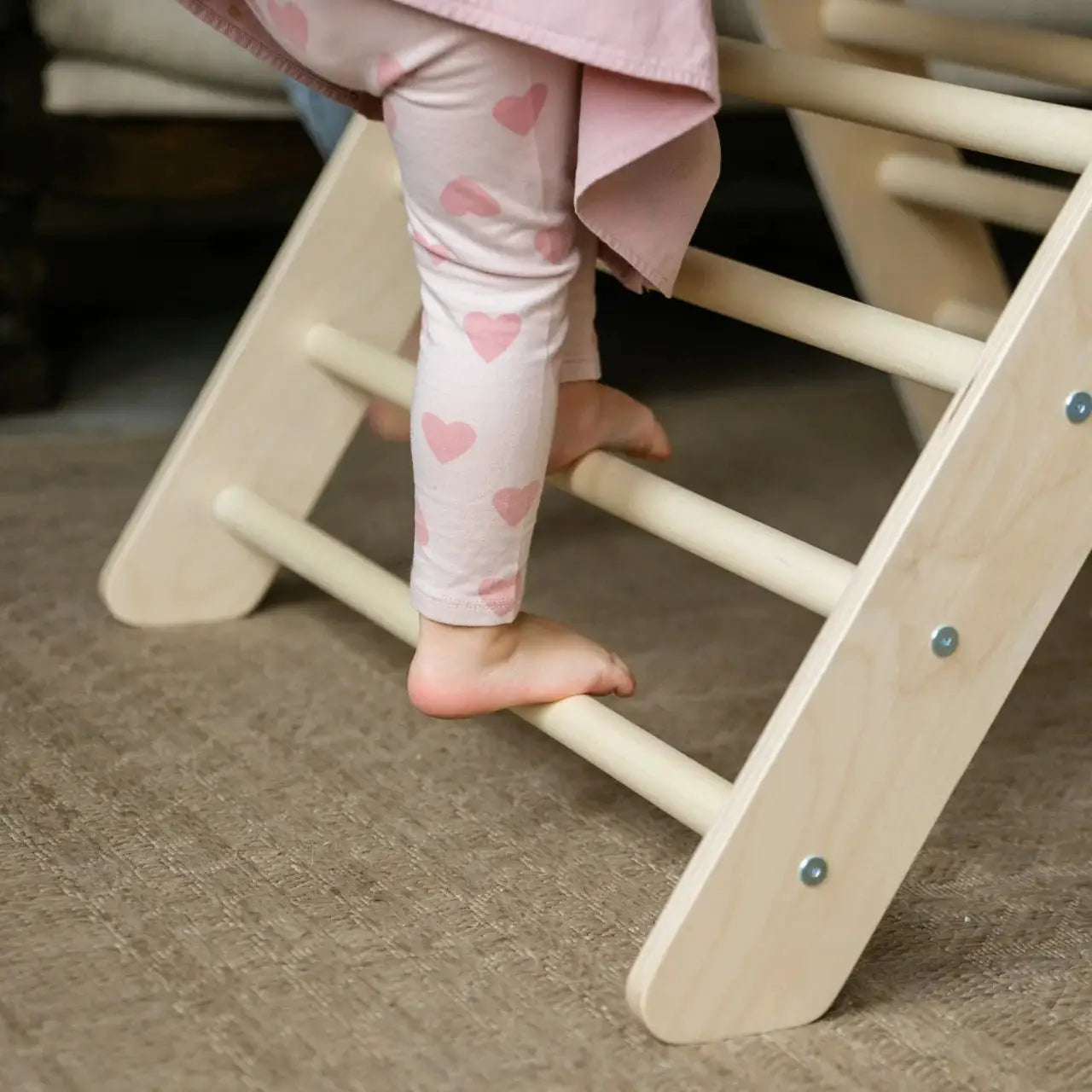 Ensemble triangle de motricité pikler et planche - couleur nature, bois brut, 12 à 18 mois - BusyKids by BusyKids
