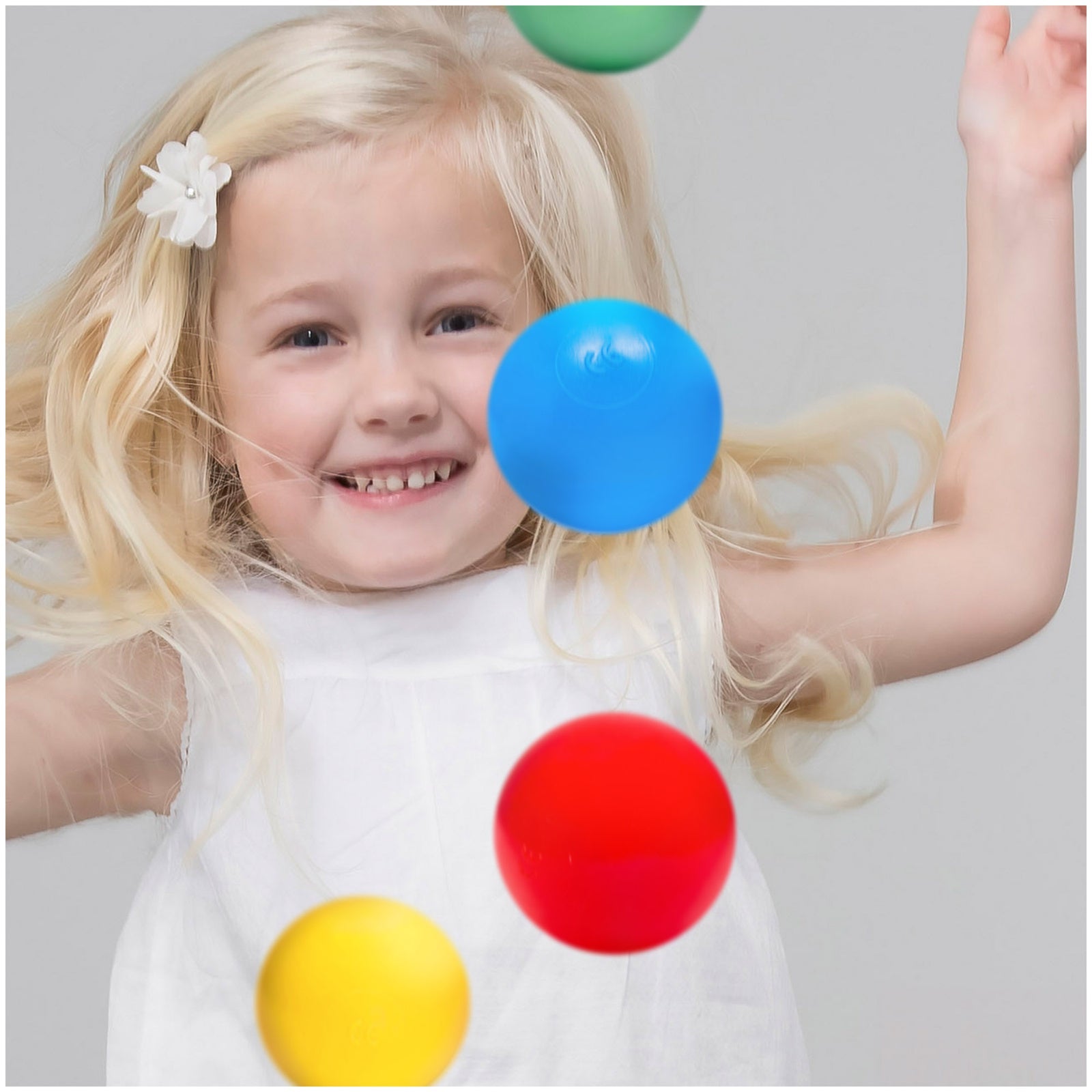 Boule de piscine à balles - 6 cm, lot de 200 pcs : bleu, vert, rouge, jaune - Plush Nest - Misioo - myplayground