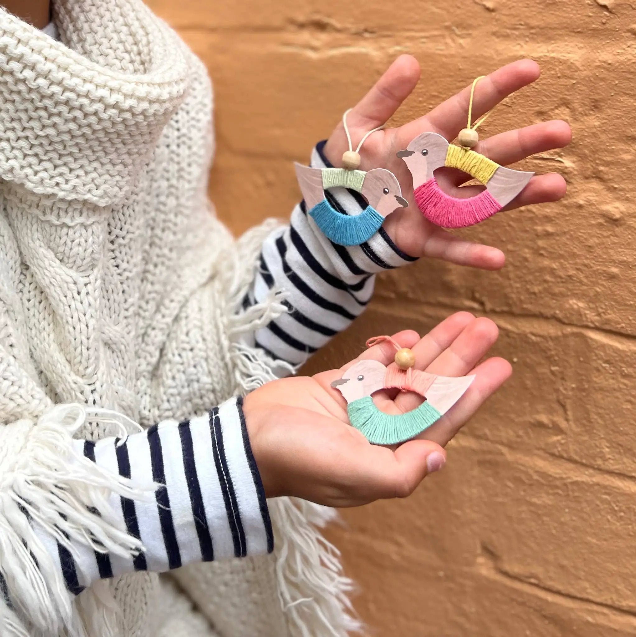 Créez vos propres décorations en forme d'oiseaux volants by Cotton Twist