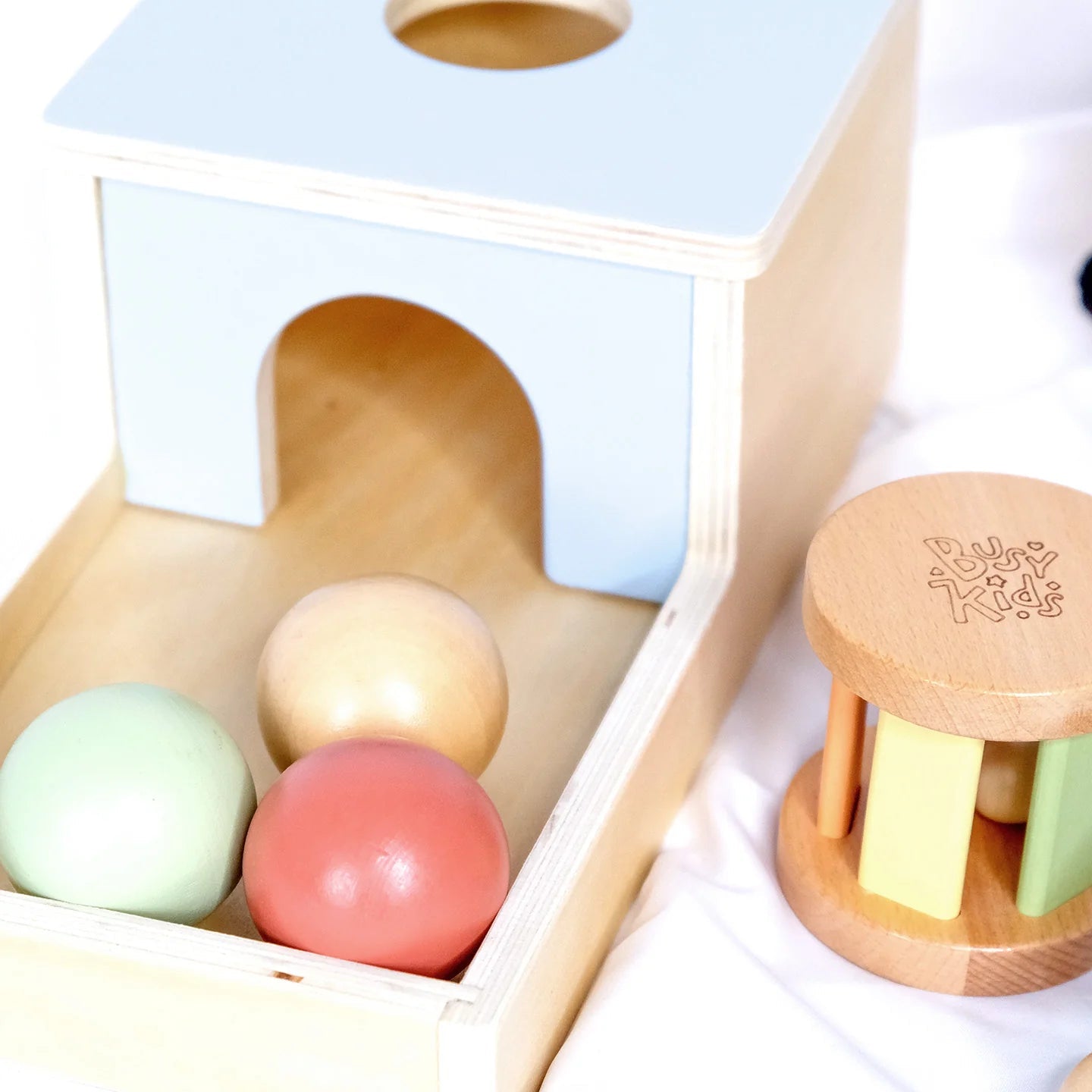 Coffret de Jeu Montessori pour les enfants - 6 à 12 mois - BusyKids - myplayground