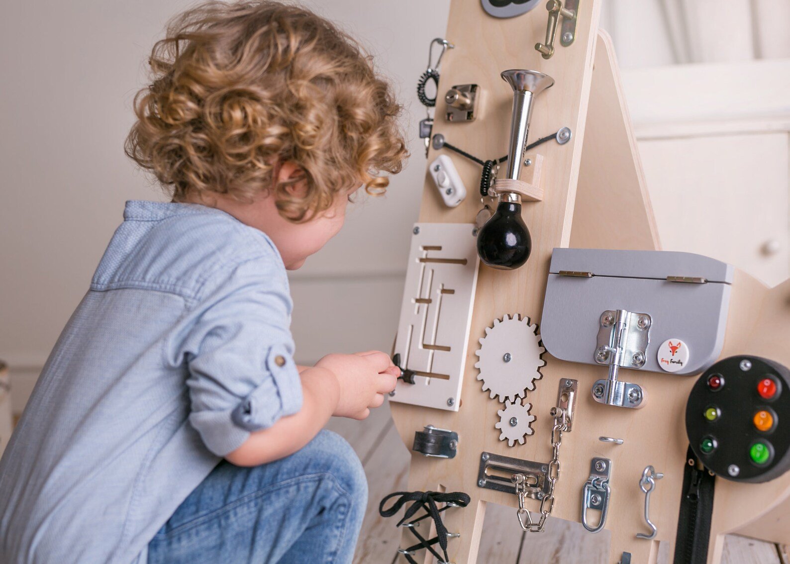 Lama busy Board - Planche sensorielle - Jeu de motricite fine pour enfant ( 3 ans et + ) - myplayground