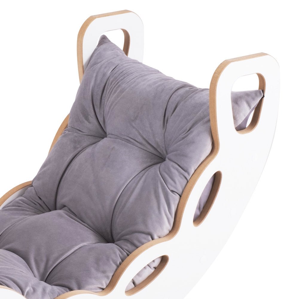 Bascule 4 en 1 - bois blanc, avec mur d’escalade, toboggan et coussin en velours gris, motricité - Plush nest - myplayground