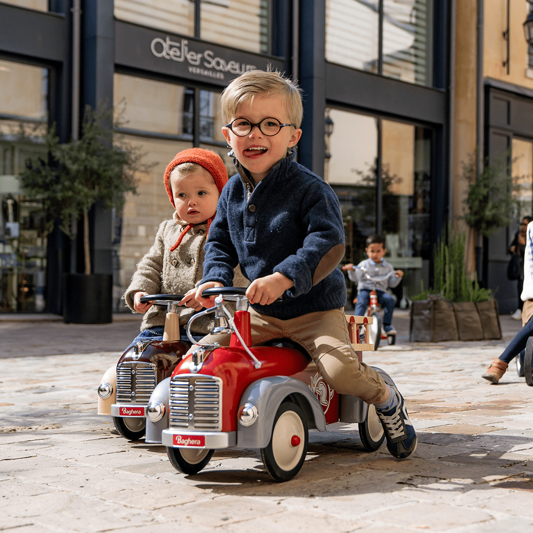 Baghera | Porteur Enfant - Camion de pompier. - myplayground