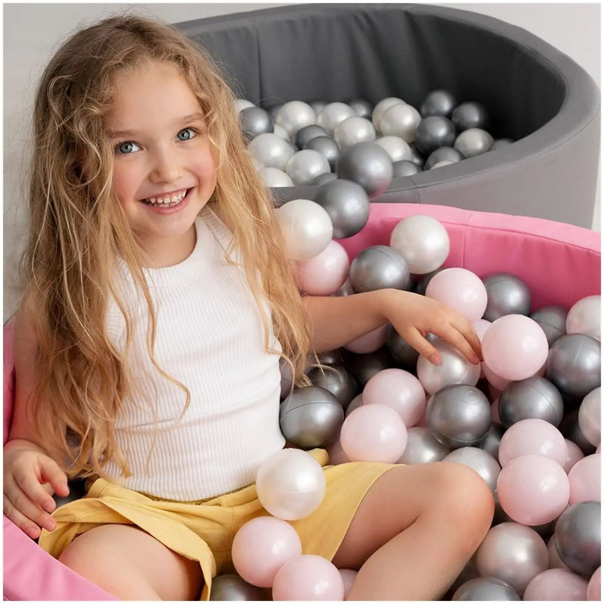 Boule de piscine à balles - 6 cm, lot de 200 pcs : perle, argent, perle rose clair - Plush Nest - Misioo by Misioo