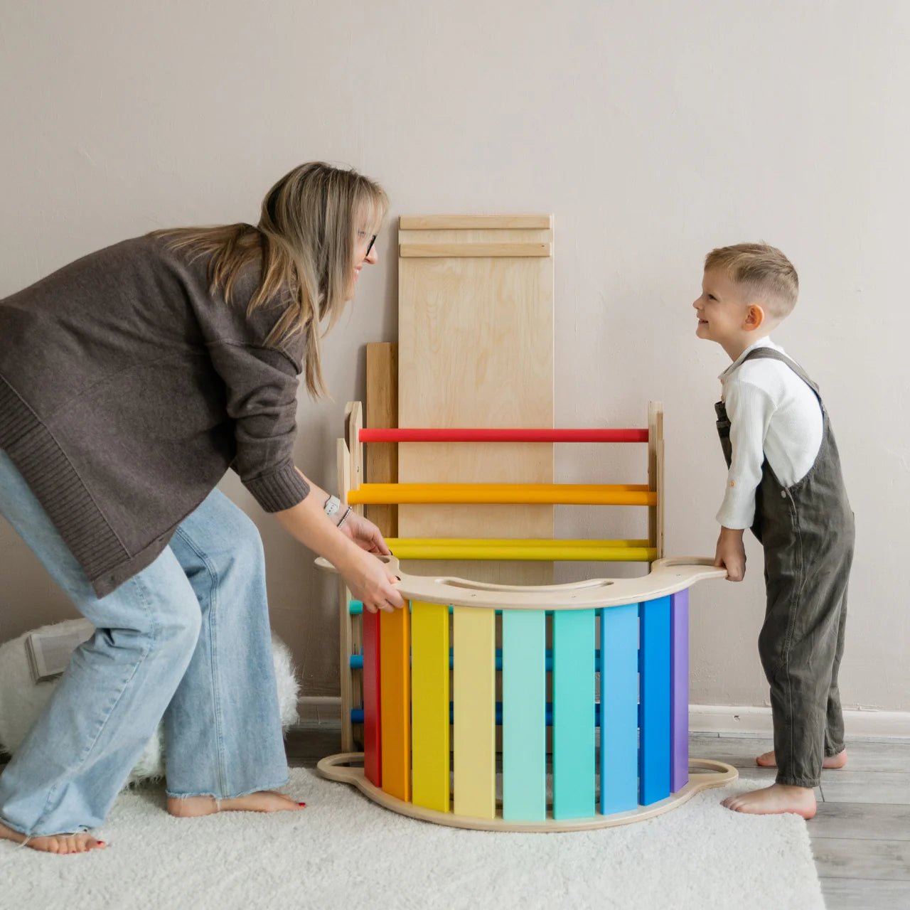 Ensemble triangle pikler + 2 Planches + bascule d’équilibre - arc - en - ciel, Bois Natura, 12 à 18 mois - BusyKids - myplayground