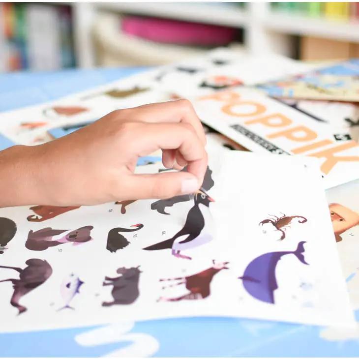 Les animaux du monde - Poster en stickers - Discovery 5+ by POPPIK